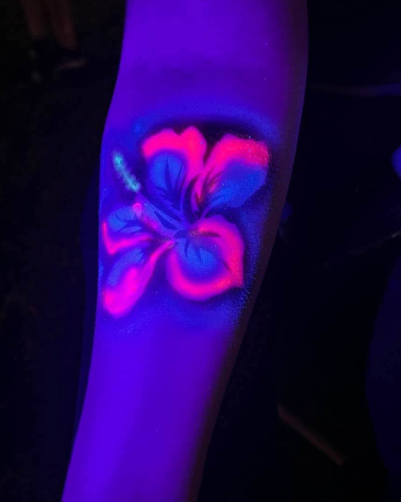 Get a sweet airbrush tattoo for parties at a unique party hosted by Airbrush Events.
