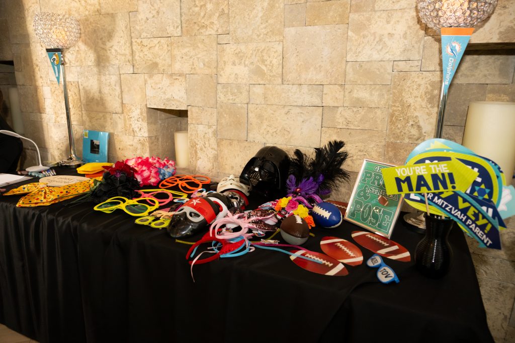 When a guest creates something, wears something made on the spot, or personalizes part of the event, they become part of the story.